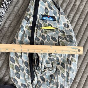KAVU Rope Bag Leaf Print Sling Backpack Blue Gray Crossbody MSRP $65 20"×11"×5"